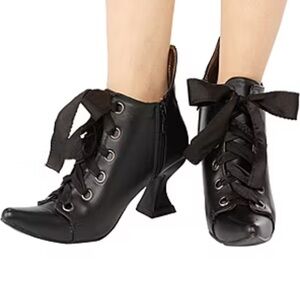 Womens Alexa Lace Bootie Costume Footwear 9